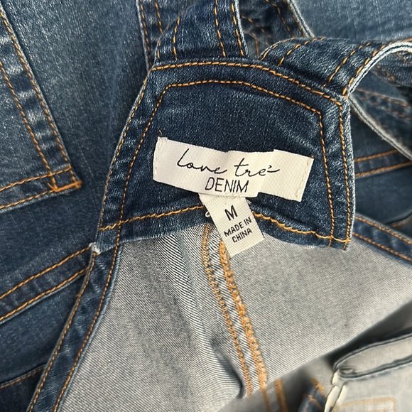 Love Tree Overalls Distressed Denim NWOT Medium - Picture 7 of 14